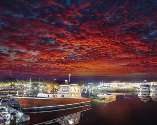 remarkable-sunset-view-on-boats-in-beautiful-mari-2026-03-25-06-36-01-utc_optimized_200